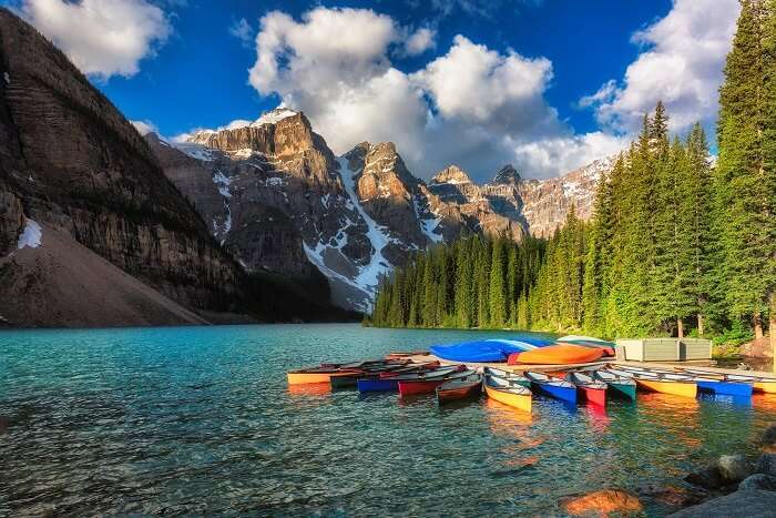 Lakes In Canada That Every Nature Buff Must Visit!