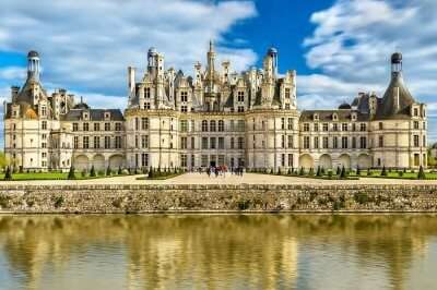 City of Castles in the World : 7 Cities That Are Perfect For Heritage Lovers