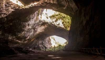 Caving in Devil’s Throat Cave