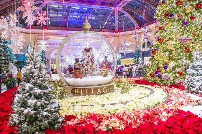 The ultimate guide to christmas decorations in las vegas Hotels, malls and more