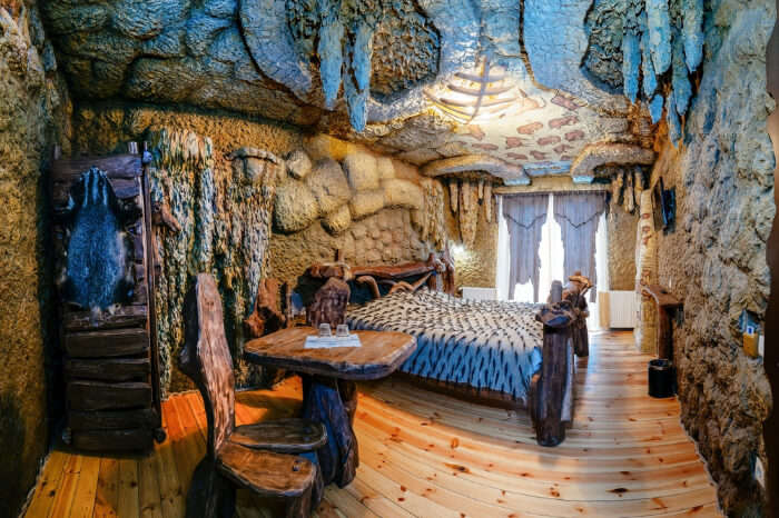 12 Amazing Cave Houses In the World For A Nomadic Staycation