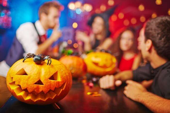 6 Best Places To Go And Enjoy Halloween Parties In Canada!