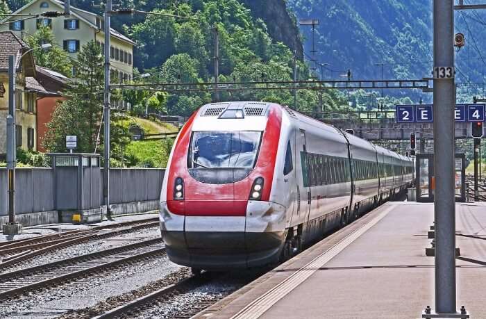 The-Gotthard-Panorama-Express