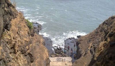 A breathtaking view of famous beach in Harihareshwar, one of the top attractions in Maharashtra