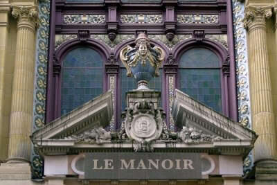 Le Manoir de Paris one of the  best placed  to visit in Paris