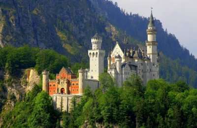 Neuschwanstein is one of the best places to visit near Munich