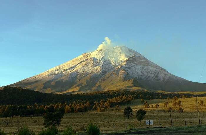 White snow mountain