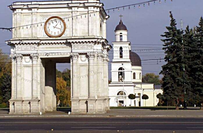 Triumphal Arch, Chișinău