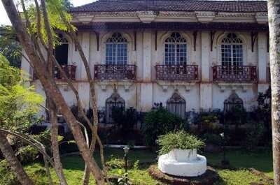 old villa in chandor
