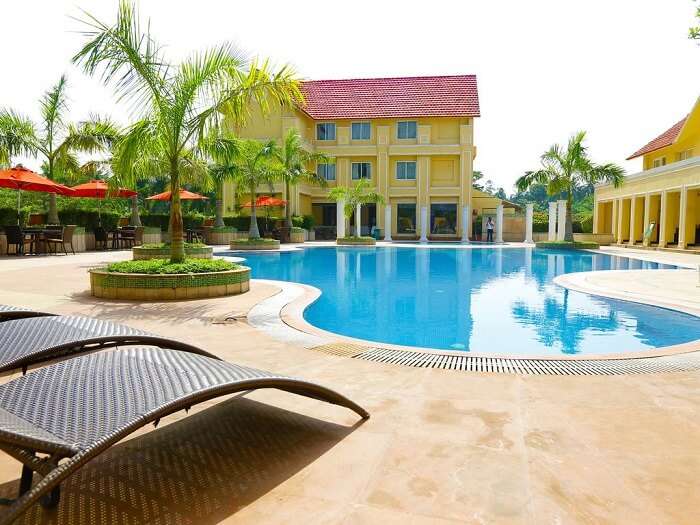 pool at country roads kolkata