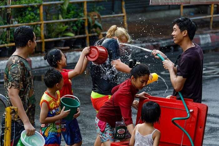 À propos du festival de l'eau en Thaïlande