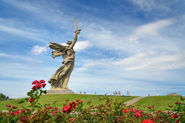 statue of mother land russia