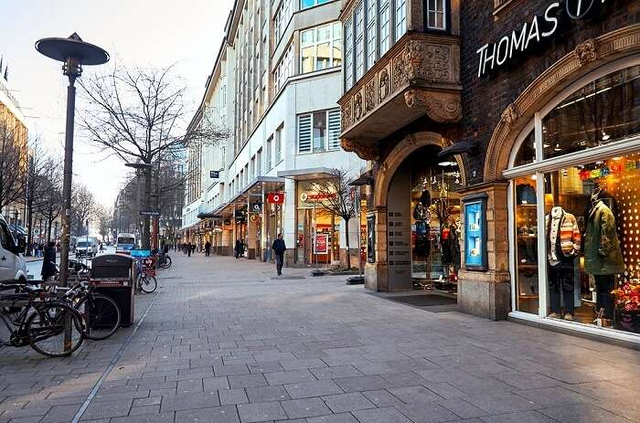 Chanel luxury clothing store at night in Hamburg, Germany Stock Photo