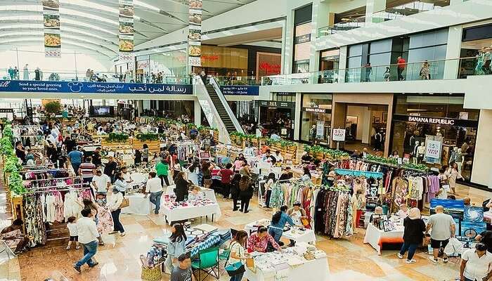 Shopping_at_Dubai_Festival
