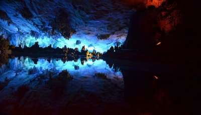 Caverna da Flauta de Reed, China