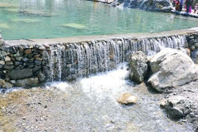 beautiful waterfall uttarakhand