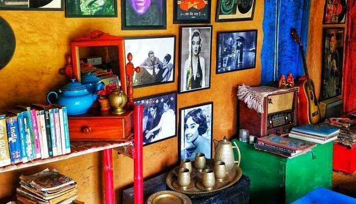 Travel Cafe In Lansdowne