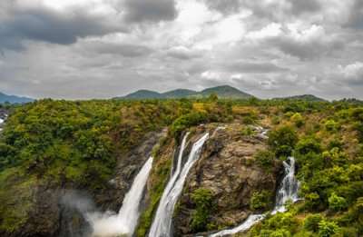 A mesmerising view of Shivanasamudra Falls In Karnataka