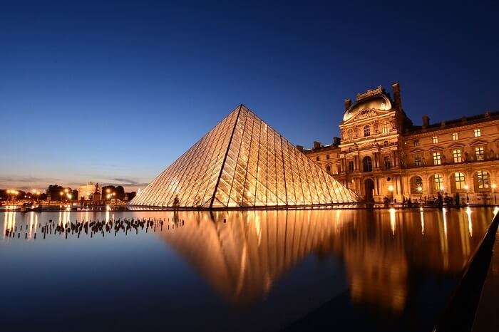 sleepover in louvre