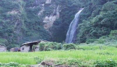 Bhotekoshi Waterfall
