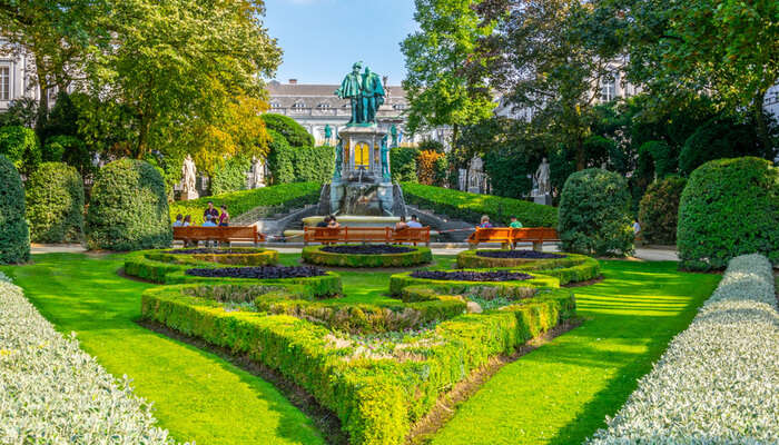 places to visit in brussels near me