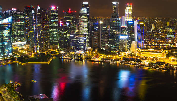 Enjoy The Nightlife Of Singapore