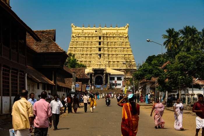 Protests Over Allowing Women to Wear 'Churidar' at Padmanabhaswamy Temple -  News18