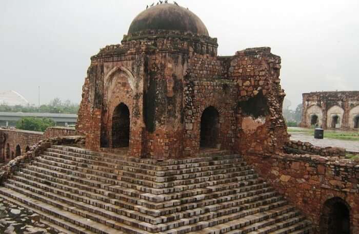 Visit Feroz Shah Kotla Fort For A Memorable Time In Delhi In 2022!
