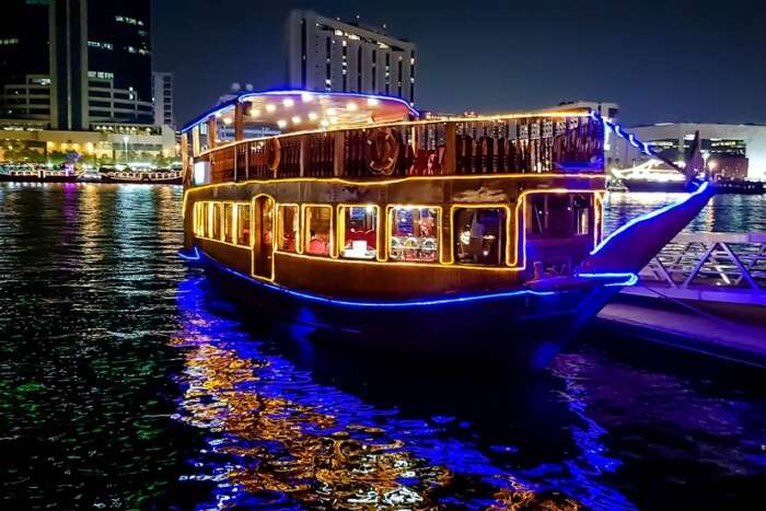 dubai dhow cruise