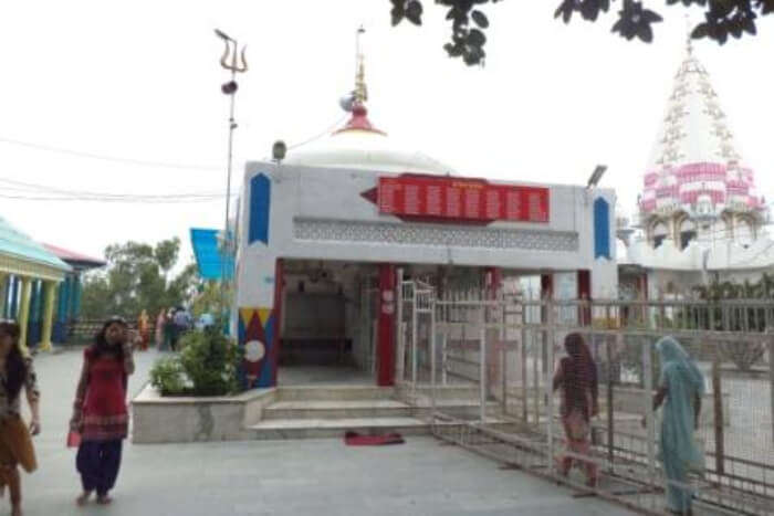 Kathgarh Temple In Pathankot