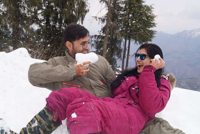 Happy loving Couple in-Winter Clothes Honeymoon in-Manali Winter Vacation  Holidays