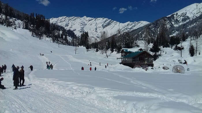 Solang valley in Manali enthralled us