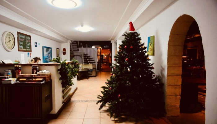 Al Yakhour Hostel