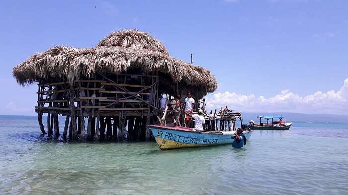 Floyd’s Pelican Bar