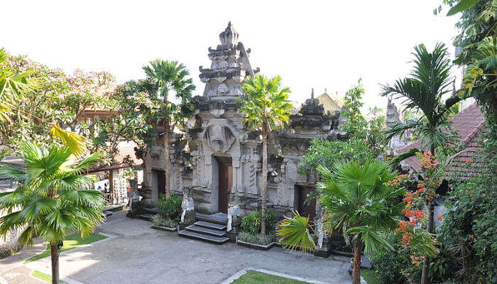 3 Places To Visit Near Museum Puri Lukisan Bali In December