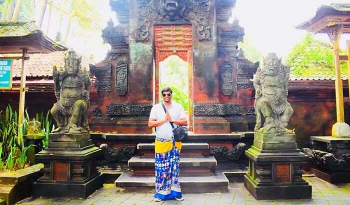 Me at tanah lot View