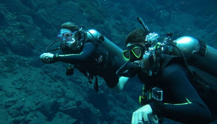 Diving Beautiful Blue Lagoon