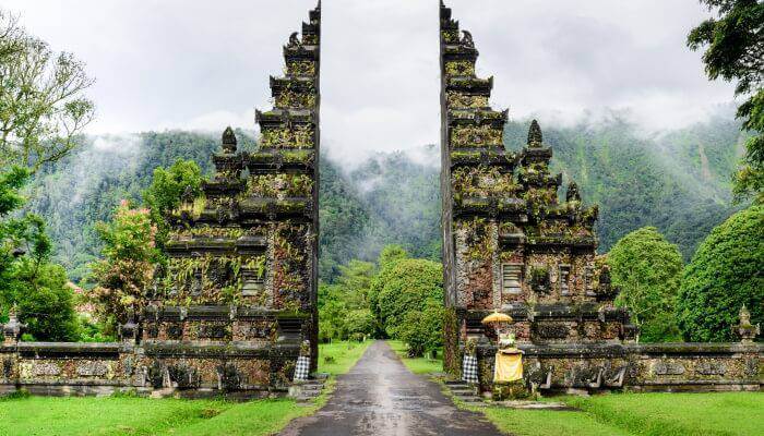 28 Beautiful Places in Indonesia Every Tourist Must Visit In 2021!