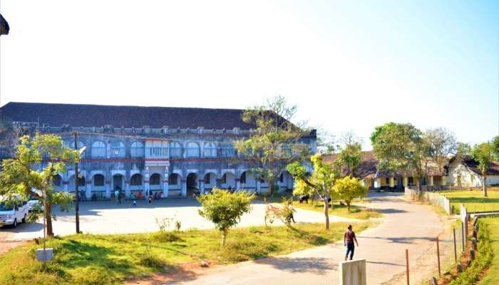 Heritage tour at Madikeri Fort is one of the amazing things to do in Coorg