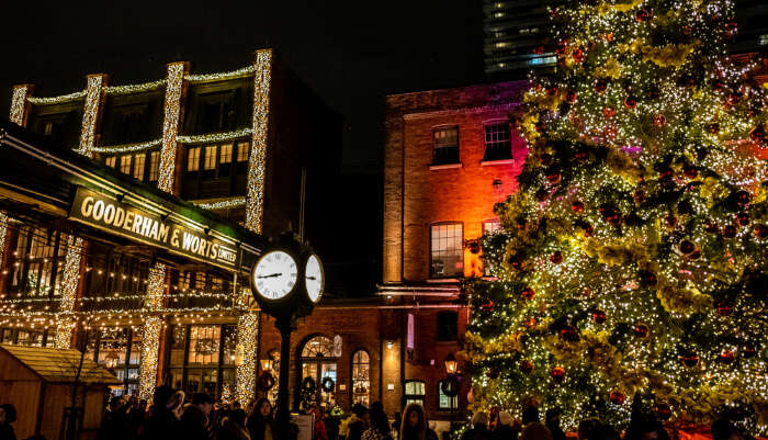 Best 7 Toronto Christmas Markets That Are Dreamy As Heaven