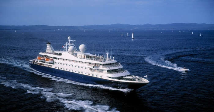cruise ship tour indonesia
