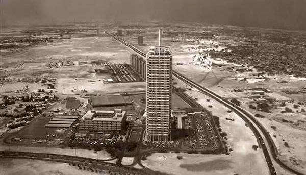 dubai world trade center in 1980