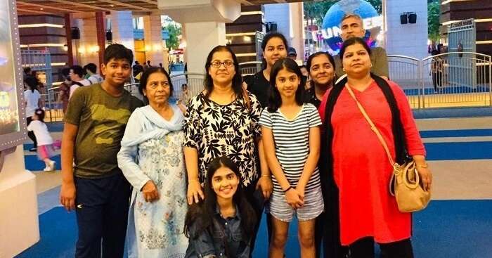 Lata’s Trip To Singapore With Family Deepened The Family Bond, And How!