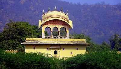 kanak vrindavan garden is among the top tourist places in Jaipur