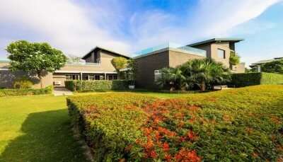 Aalia On The Ganges Resort