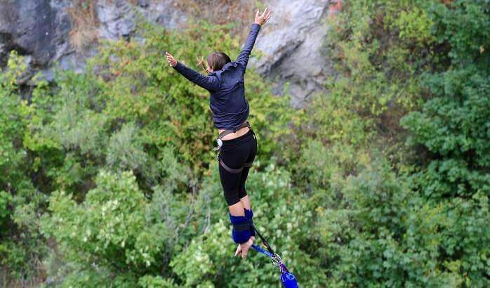 define bungee jumping