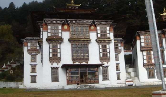 it is a large, active and important Temple Complex of Buddhist Temple