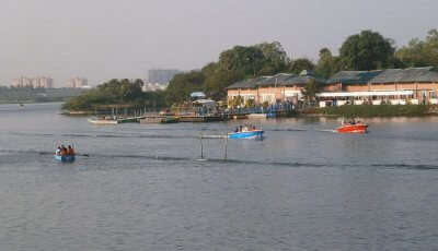 The view of Muttukadu Boat House, among the best things to do in Chennai for thrill and fun. 