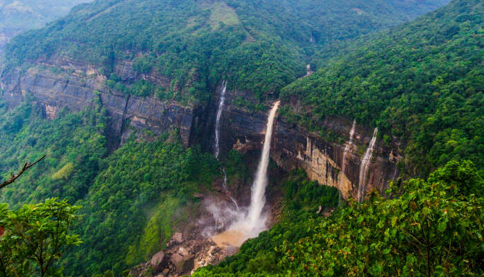 Nohkalikai Waterfalls- Best Places To Visit In Meghalaya
