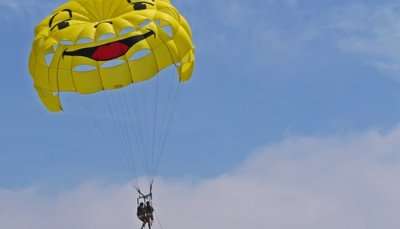 Parasailing is the prominent water sports in Gokarna to enjoy with your partner.